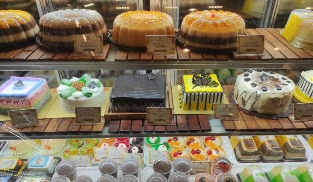 Daftar Menu Holland Bakery di Lembang